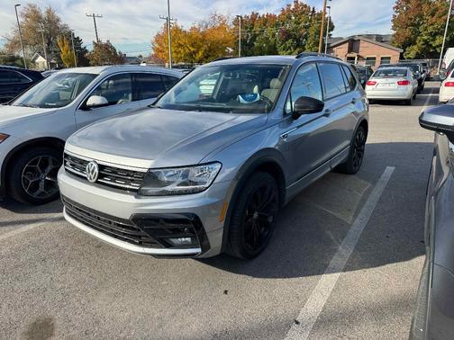 2021 Volkswagen Tiguan 2.0T SE R-Line Black