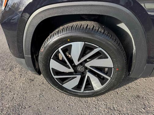 2024 Volkswagen Atlas 2.0T SE