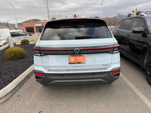 2025 Volkswagen Taos 1.5T SE Black