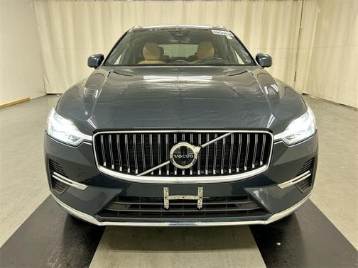 2022 Volvo XC60 B5 Inscription