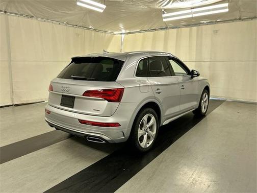 2024 Audi Q5 45 S line quattro Premium