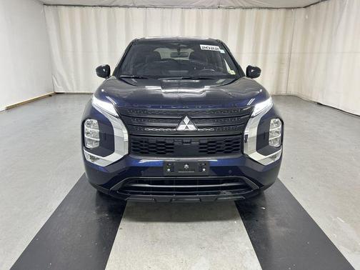 Cosmic Blue Metallic 2022 Mitsubishi Outlander Black Edition