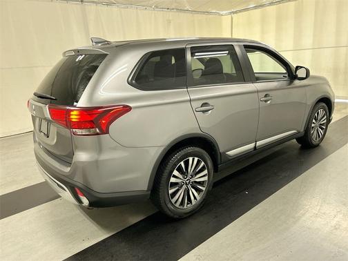 2020 Mitsubishi Outlander ES
