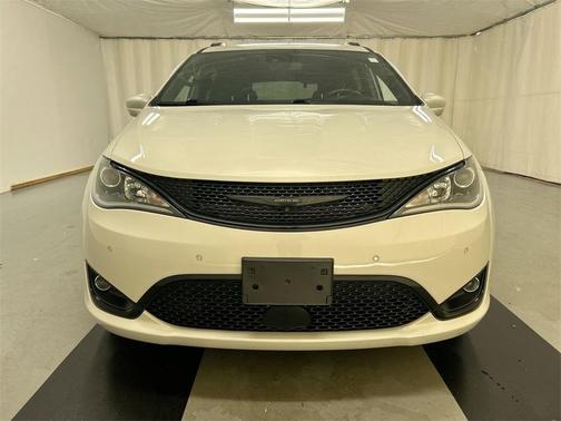 2020 Chrysler Pacifica Launch Edition