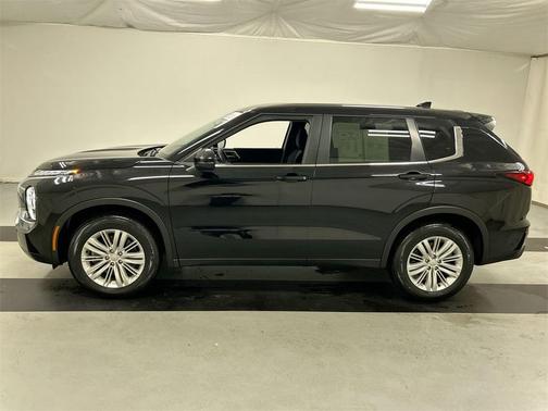 2024 Mitsubishi Outlander ES