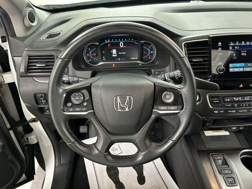 White 2022 Honda Pilot Special Edition