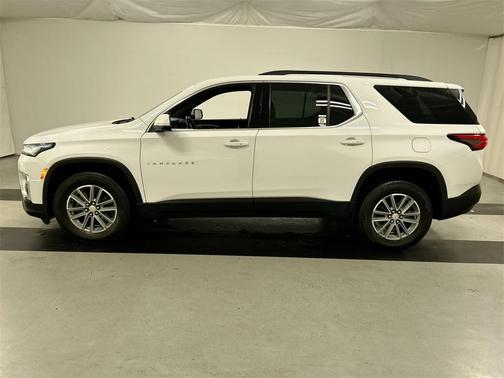 2022 Chevrolet Traverse LT Cloth