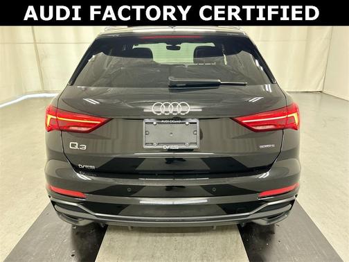 2022 Audi Q3 45 S line Premium