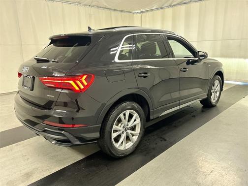 2022 Audi Q3 45 S line Premium