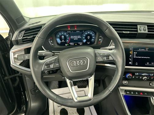 2022 Audi Q3 45 S line Premium