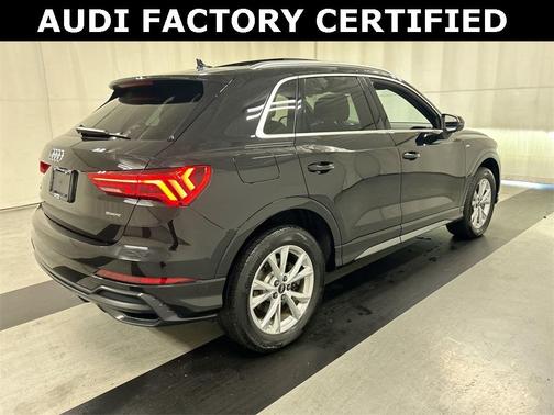 2022 Audi Q3 45 S line Premium