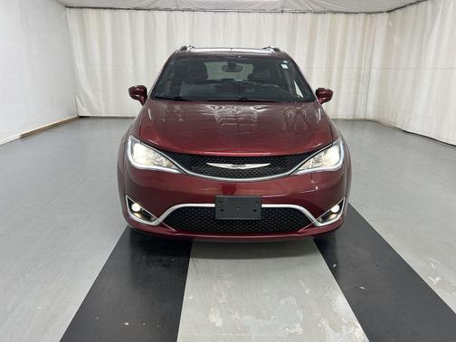 Velvet Red Pearlcoat 2020 Chrysler Pacifica Touring-L