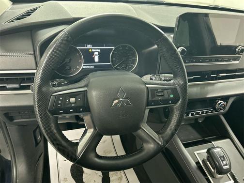 2023 Mitsubishi Outlander SE