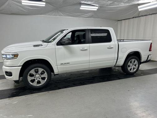 Bright White Clearcoat 2026 RAM 1500 Big Horn/Lone Star