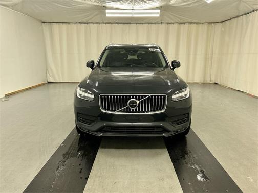 2021 Volvo XC90 T5 Momentum 7 Passenger