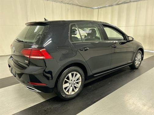 2018 Volkswagen Golf TSI S