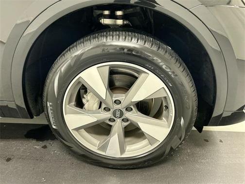 2023 Audi Q5 40 Premium Plus