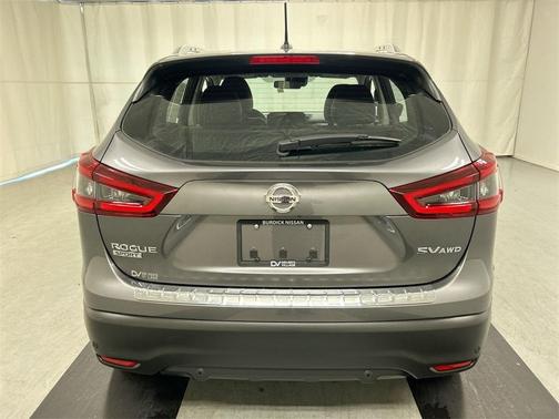 2022 Nissan Rogue Sport SV