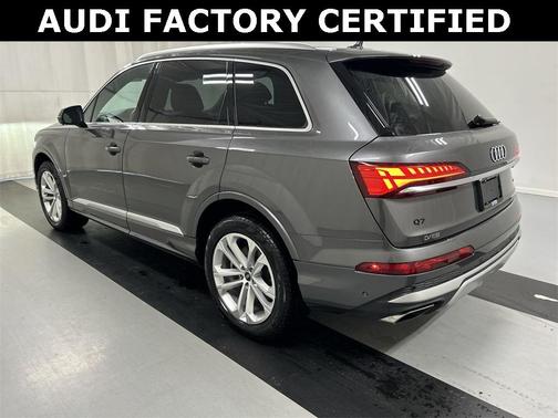 2025 Audi Q7 55 Premium Plus