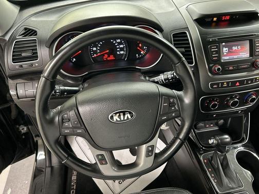 Ebony Black 2015 Kia Sorento LX