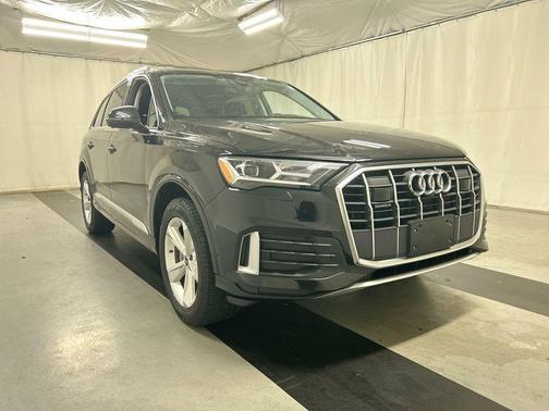 2023 Audi Q7 45 Premium
