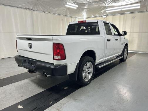 Bright White Clearcoat 2018 RAM 1500 Express