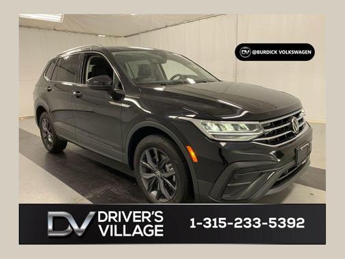 Deep Black Pearl Effect 2022 Volkswagen Tiguan 2.0T SE