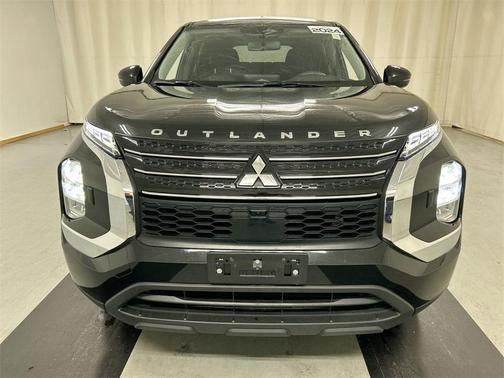 2024 Mitsubishi Outlander ES
