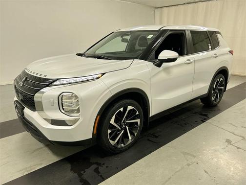 2022 Mitsubishi Outlander ES