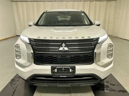 2022 Mitsubishi Outlander ES