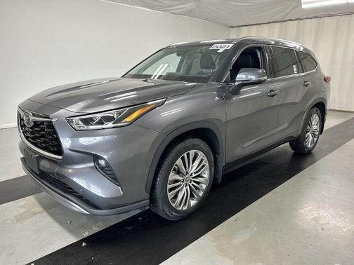 Magnetic Gray Metallic 2021 Toyota Highlander Platinum