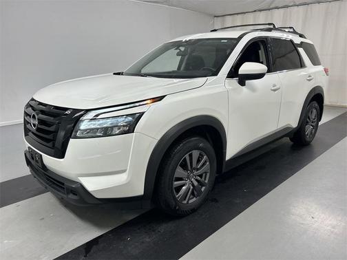 2023 Nissan Pathfinder SV