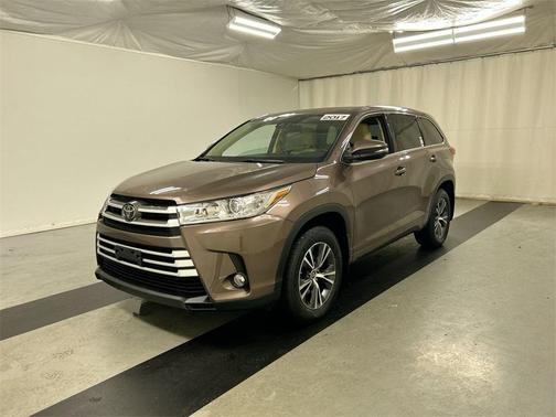2017 Toyota Highlander LE