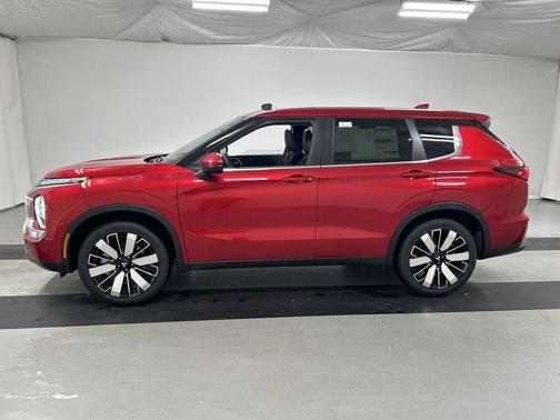 Diamond Red 2026 Mitsubishi Outlander SE