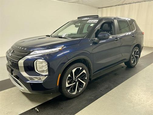 2023 Mitsubishi Outlander SE