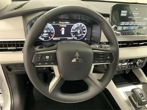 2023 Mitsubishi Outlander SEL