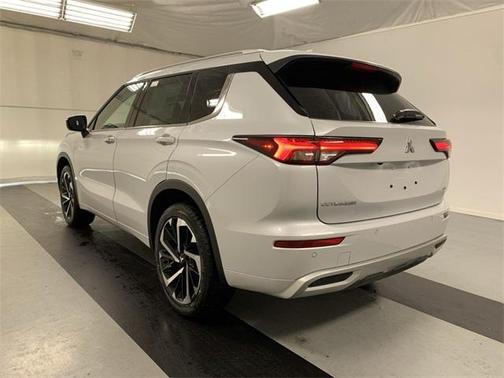 2023 Mitsubishi Outlander SEL