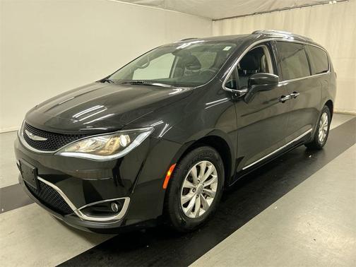 2018 Chrysler Pacifica Touring-L