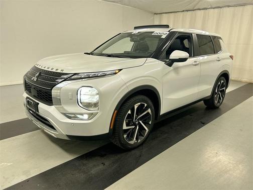 2022 Mitsubishi Outlander SE