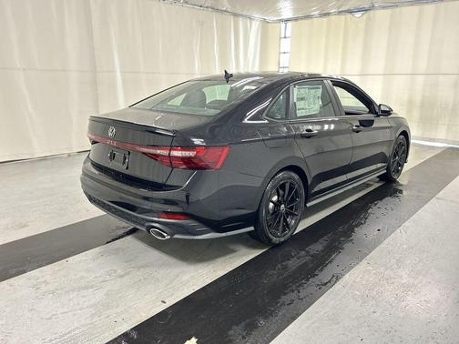 Deep Black Pearl Effect 2026 Volkswagen Jetta GLI 2.0T Autobahn
