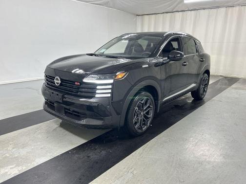 Super Black 2026 Nissan Kicks SR