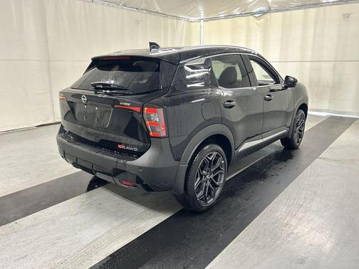 Super Black 2026 Nissan Kicks SR