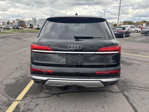 2025 Audi Q7 55 Premium Plus