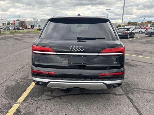 2025 Audi Q7 55 Premium Plus