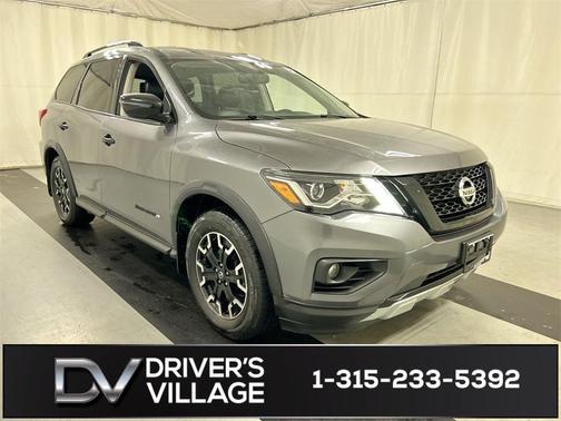 2020 Nissan Pathfinder SV