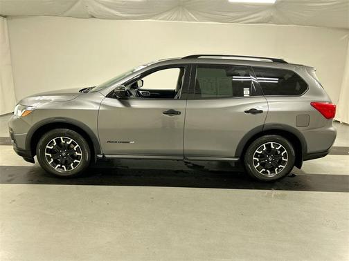 2020 Nissan Pathfinder SV