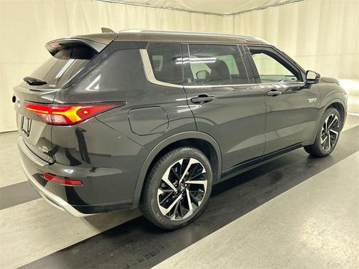 2023 Mitsubishi Outlander PHEV 40th Anniversary