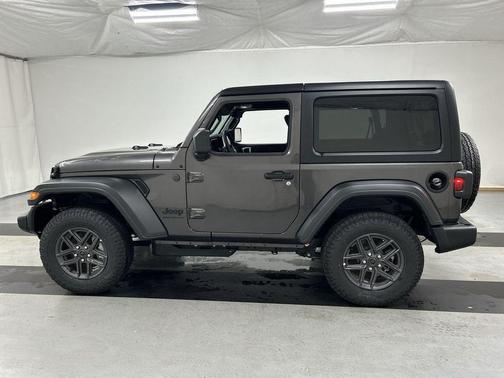 Granite Crystal Clearcoat Metallic 2026 Jeep Wrangler Sport