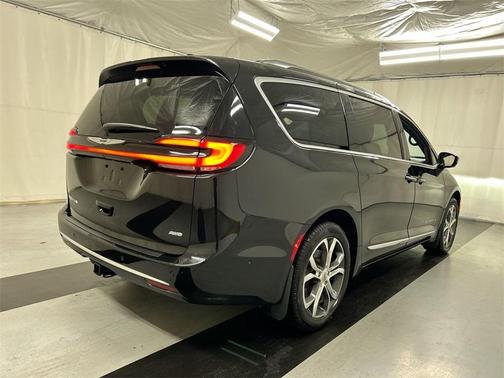 2024 Chrysler Pacifica Pinnacle