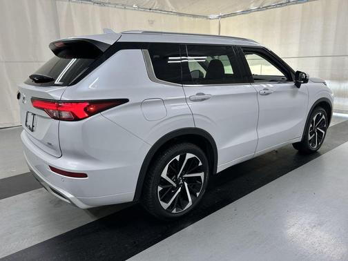 2023 Mitsubishi Outlander SEL